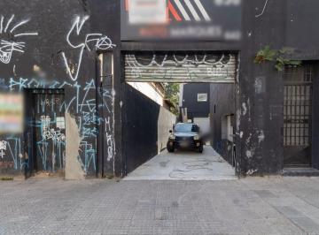 Comercial · 700m² · 2 Quartos · 8 Vagas · Galpão na Rua Guaicurus, N. 642 • 700 m²