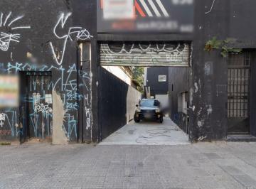 Comercial · 700m² · 2 Quartos · 8 Vagas · Galpão na Rua Guaicurus, 642 • 700 m²