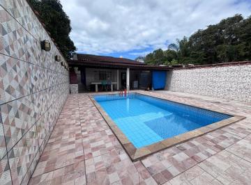 Casa de 2 quartos, Itanhaém · Casa lote inteiro com piscina lado praia em Itanhaém