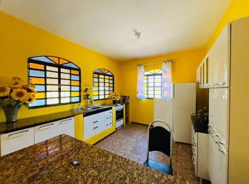 Casa · 100m² · 2 Quartos · Oportunidade Única: Casa Charmosa com 2 Quartos e Lote Amplo no Várzea do Solar II