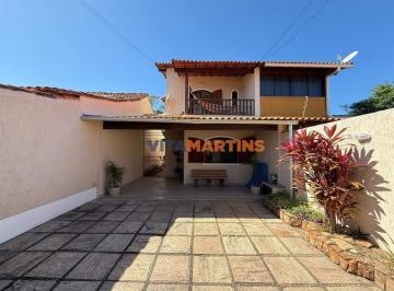 Casa · 156m² · 3 Quartos · 2 Vagas · Casa independente com 3 quartos (2 suítes) por R$830.000,00 no Jardim Excelcior em Cabo Frio/RJ
