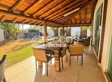 Casa · 190m² · 3 Quartos · 2 Vagas · Casa em condomínio para aluguel, 3 quartos, 3 suítes, 2 vagas, Gávea - Uberlândia/MG