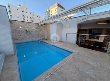 Casa · 307m² · 3 Quartos · 4 Vagas · Triplex no Marapé com piscina com cascata e vaga para até 4 carros