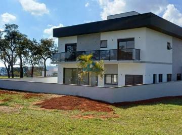 Casa · 259m² · Sobrado à venda em condomínio fechado na cidade de Itaí/SP