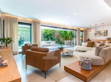 Casa · 530m² · 3 Quartos · 4 Vagas · Casa com piscina, rooftop e totalmente mobiliada em condomínio no Brooklin!