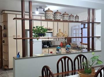 Casa · 285m² · 3 Quartos · 6 Vagas · Sobrado com 3 dormitorios, 1 suite, 6 vagas proximo ao parque do Carmo