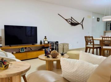 990c7acc776266c96433c57d51e6cbc5193e689c · Maravilhoso Sobrado em Condomínio, repleto de planejados em Ubatuba, Litoral Norte com, 169 m² por a