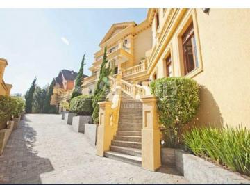 Casa · 869m² · 4 Quartos · 8 Vagas · Casa de Vila Exclusiva no Morumbi com 870m² de sofisticação e segurança total