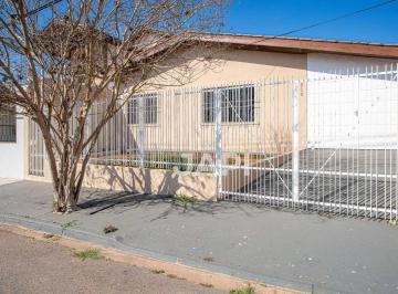 77fe4389378693005c7d5483cf4592a735016944 · Casa comercial à venda em Jundiaí - Caxambú - 450m² - 4 Salas - 8 vagas - Galpão