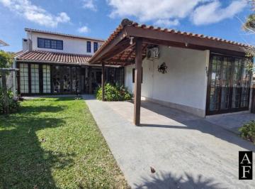 Casa · 120m² · 4 Quartos · 3 Vagas · Casa em Centro, Garopaba/SC