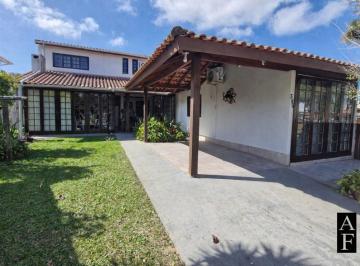 Casa · 120m² · 4 Quartos · 3 Vagas · Casa em Centro, Garopaba/SC