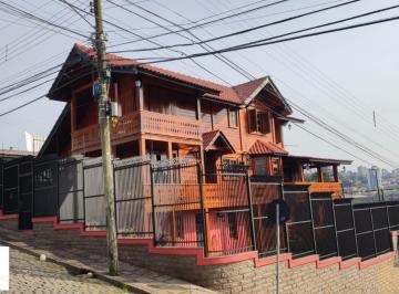 Casa · 266m² · 4 Quartos · 4 Vagas · Casa em Salgado Filho  -  Caxias do Sul