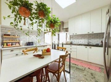 Apartamento · 147m² · 4 Quartos · 2 Vagas · Apartamento reformado e muito espaçoso