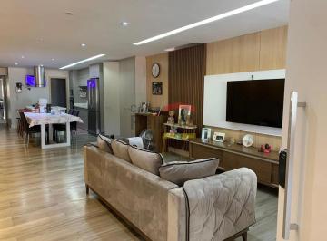 Casa · 295m² · 4 Quartos · 6 Vagas · Casa assobradada à venda no Imirim, com 4 dormitórios, entrada lateral, varanda gourmet e 6 vagas.