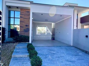 Casa de 3 quartos, Tijucas · LINDA CASA COM 3 QUARTOS E PISCINA EM TIJUCAS