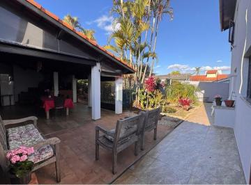 Casa · 335m² · 3 Quartos · 6 Vagas · Casa à Venda na Zona Sul de Bragança Pta - SP - 3 quartos (1 suite) e piscina