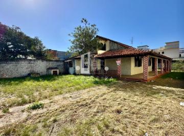 Foto 01 · Casa Comercial à Venda em Rio das Ostras-RJ, Bairro Jardim Mariléa: 2 Quartos, 1 Sala, 2 Banheiros,