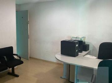 Comercial · 55m² · 2 Vagas · Conjunto amplo dividido em 4 salas, 1 copa e 2 banheiros, ótima localização, prédio com 2 vagas.