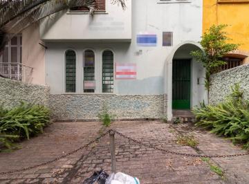 Comercial · 120m² · 2 Quartos · 2 Vagas · Casa comercial na Rua Iperoig, N. 649 • 120 m²