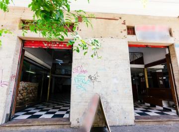 Comercial · 180m² · Loja na Avenida da Liberdade, N. 37 • 180 m²