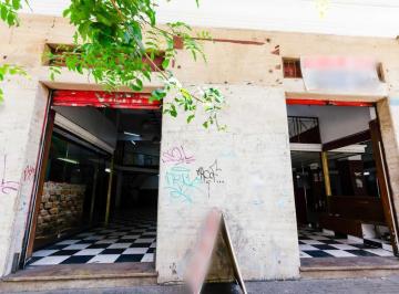 Comercial · 180m² · Loja na Avenida da Liberdade, N. 37 • 180 m²