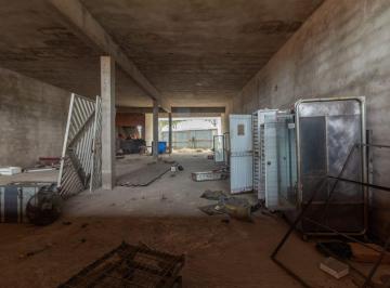 Comercial · 250m² · Loja na Avenida Arquiteto Vilanova Artigas, N. 215 - Térreo • 250 m²