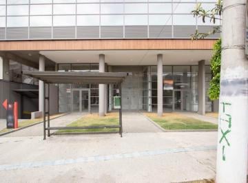 Comercial · 500m² · 9 Vagas · Loja em galeria na Avenida Bosque da Saúde, N. 1922 • 500 m²