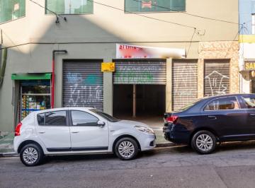 Comercial · 170m² · 1 Quarto · Loja na Rua Guamiúma, N. 10 • 170 m²