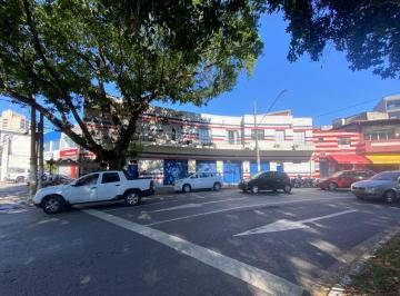 Comercial · 200m² · 3 Quartos · Loja na Praça Henrique Dumont Vilares, N. 5 • 200 m²