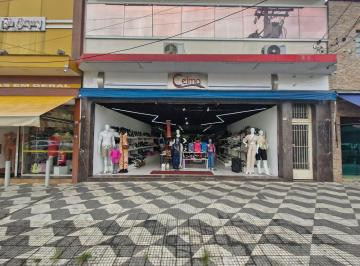 Comercial · 200m² · 2 Quartos · Loja na Avenida Tenente Laudelino Ferreira do Amaral, N. 371 • 200 m²