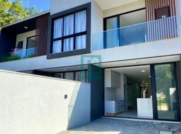 Casa · 138m² · 3 Quartos · 1 Vaga · Sobrado Alto Padrão com 03 Dormitórios 02 vagas no Bairro do Mariscal