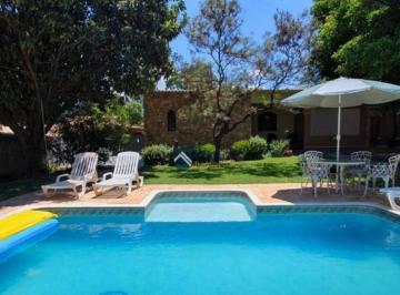 661605c65fa85fb71a97419cea0efb8be4bdfd68 · 2 Casas no Condomínio São Joaquim em Vinhedo | Terreno Plano com Piscina e Pomar!