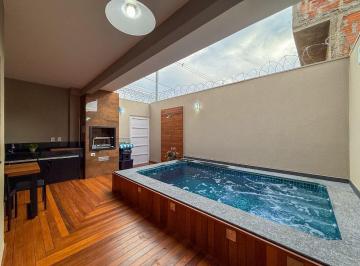Casa · 143m² · 3 Quartos · 3 Vagas · Casa à venda no bairro Alto Umuarama - Uberlândia/MG