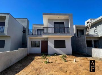 Casa · 106m² · 3 Quartos · 1 Vaga · Casa no Bairro Ambrósio em Garopaba/SC