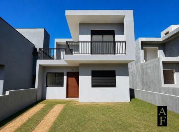 Casa · 106m² · 3 Quartos · 1 Vaga · Casa no Bairro Ambrósio em Garopaba/SC