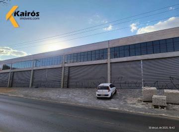 9ce83b7e031b503d388b7162c0e48914bdf127cb · Loja com 917m², pé direito duplo, frente a 2ª Avenida. Inf.: (61) 9.8300-2010