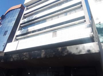 Comercial · 39m² · 2 Quartos · 1 Vaga · Sala comercial com elevador e vaga no Petrópolis
