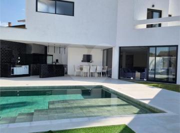 Casa de 6 quartos, Cotia · Casa em condomínio residencial na Granja Viana, 6 dormitórios e 6 suítes. 