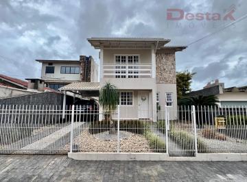 Casa · 111m² · 2 Quartos · 1 Vaga · Casa no Centro  -  Biguaçu