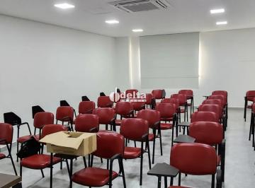 Comercial · 458m² · 12 Vagas · Prédio disponível para aluguel no bairro Novo Mundo em Uberlândia-MG