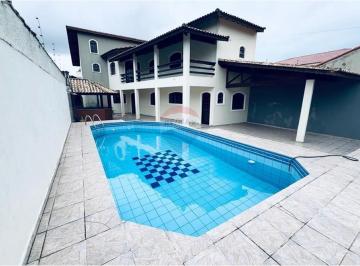 Casa · 307m² · 6 Quartos · 4 Vagas · Oportunidade Imperdível! Casa ampla com 6 dormitórios, piscina e quiosque gourmet, e a praticidade d