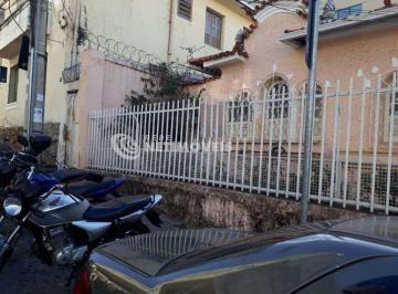 Casa · 202m² · 3 Quartos · 1 Vaga · Excelente Casa Recuada com Jardim e Frente em Gradil à Venda no Floresta