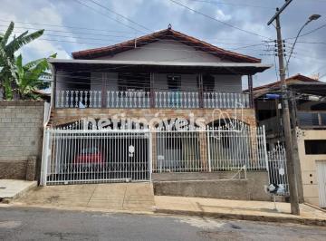 Casa · 360000m² · 3 Quartos · 2 Vagas · Linda Casa no Betânia, com 3 Quartos!