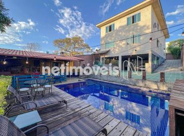 Piscina · Casa à Venda no Trevo - 04 Quartos, Área de Lazer com Piscina e Salão de Festas!