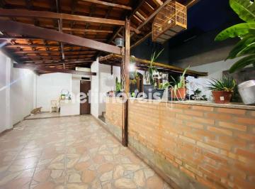 Casa · 200m² · 3 Quartos · 3 Vagas · Casa 03 pavimentos, amplo terraço, com quintal, fogão a lenha e churrasqueira.