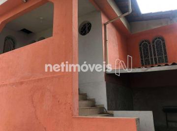 Casa · 80m² · 3 Quartos · 4 Vagas · Casa à Venda com Quintal Amplo e 4 Vagas de Garagem no Santa Cruz