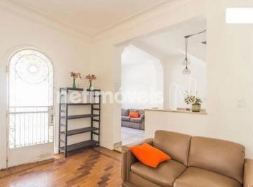 Casa · 250m² · 5 Quartos · 2 Vagas · Casa 250m²; no Lourdes – Ideal para Fins Comerciais ou Residenciais