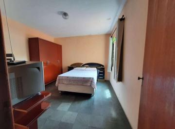 Casa · 374m² · 5 Quartos · Oportunidade de Investimento! 03 Casas e 01 Loja de Esquina em Excelente Localização!