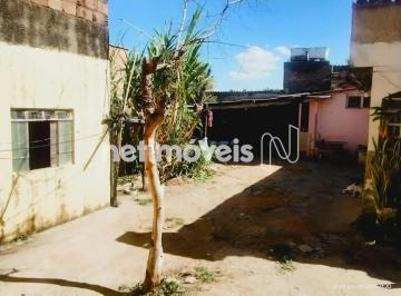Casa · 375m² · 2 Quartos · 3 Vagas · Grande potencial para moradia, renda ou uso misto.