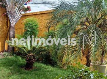Casa · 216m² · 3 Quartos · 4 Vagas · Venda Casa Milanez Contagem